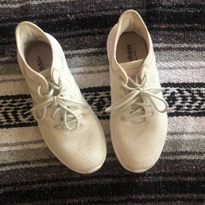 Adidas Cloudfoam white and pink sneakers